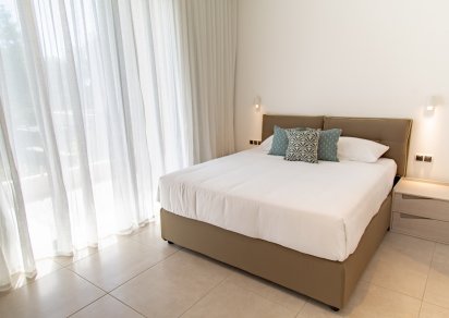 House / Villa - 4 Bedrooms - 372 m²