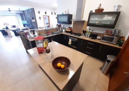 House / Villa - 4 Bedrooms - 375 m²