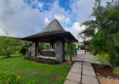 House / Villa - 4 Bedrooms - 375 m²