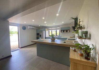 House / Villa - 4 Bedrooms - 400 m²