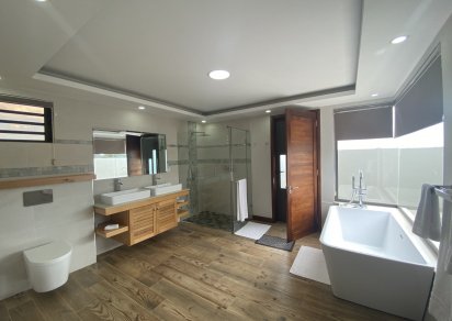 House / Villa - 4 Bedrooms - 400 m²