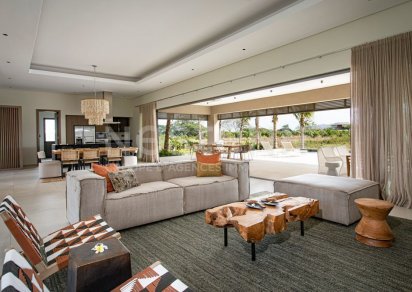 House / Villa - 4 Bedrooms - 444 m²