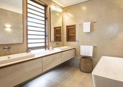 House / Villa - 4 Bedrooms - 445 m²