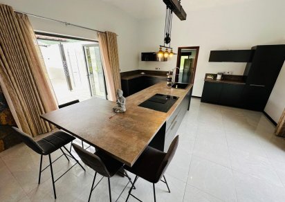 House / Villa - 4 Bedrooms - 465 m²