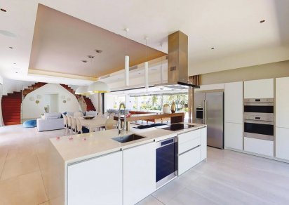 House / Villa - 4 Bedrooms - 580 m²