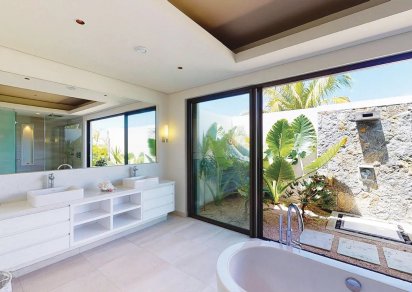 House / Villa - 4 Bedrooms - 580 m²