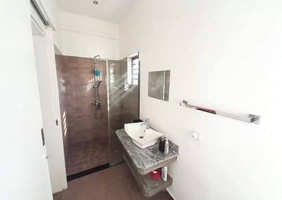 House / Villa - 5 Bedrooms - 250 m²