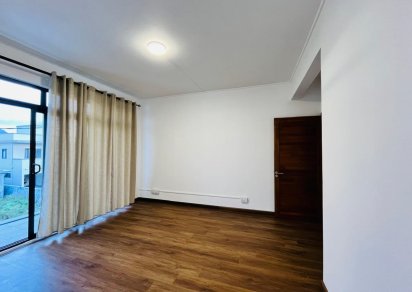 House / Villa - 5 Bedrooms - 279 m²