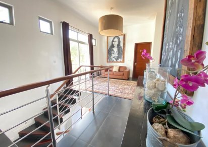 House / Villa - 5 Bedrooms - 300 m²