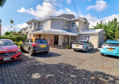 House / Villa - 5 Bedrooms - 340 m²