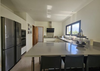 House / Villa - 5 Bedrooms - 350 m²