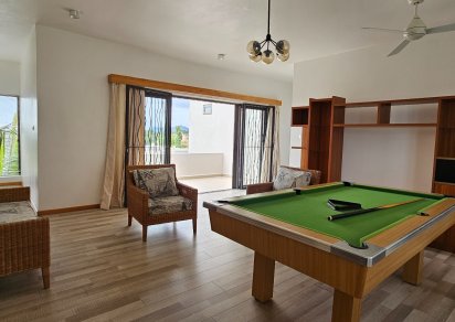 House / Villa - 5 Bedrooms - 360 m²