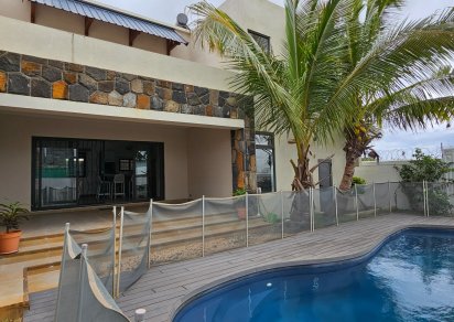 House / Villa - 5 Bedrooms - 360 m²