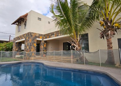 House / Villa - 5 Bedrooms - 360 m²
