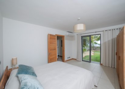 House / Villa - 5 Bedrooms - 380 m²