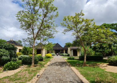 House / Villa - 5 Bedrooms - 420 m²