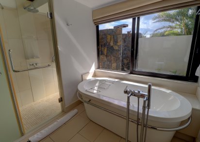 House / Villa - 5 Bedrooms - 450 m²