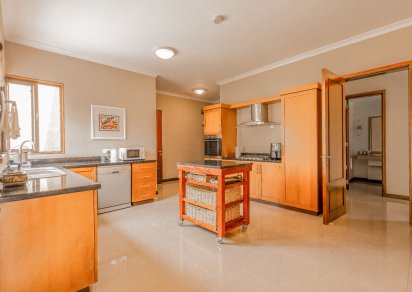 House / Villa - 5 Bedrooms - 594 m²