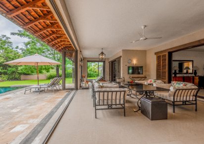 House / Villa - 5 Bedrooms - 594 m²