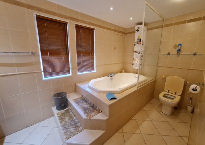 House / Villa - 5 Bedrooms - 600 m²