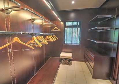 House / Villa - 5 Bedrooms - 610 m²