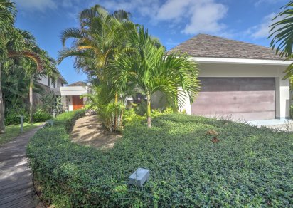 House / Villa - 5 Bedrooms - 610 m²
