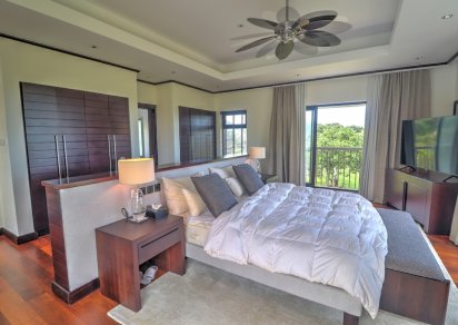 House / Villa - 5 Bedrooms - 610 m²