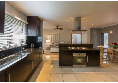 House / Villa - 5 Bedrooms - 630 m²