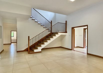 House / Villa - 5 Bedrooms - 640 m²