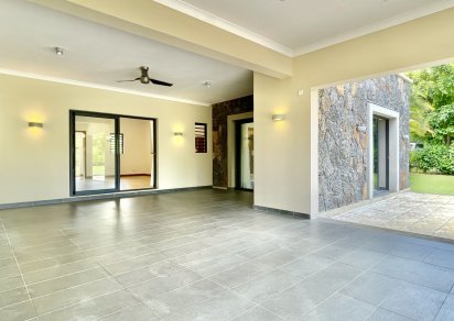House / Villa - 5 Bedrooms - 640 m²