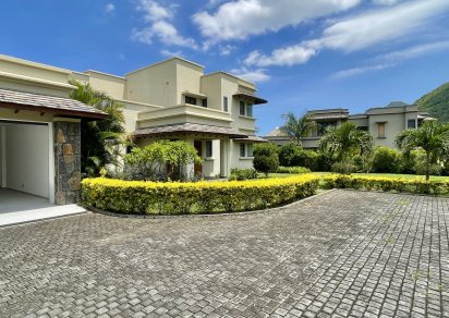 House / Villa - 5 Bedrooms - 640 m²