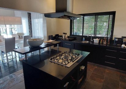 House / Villa - 5 Bedrooms - N.S m²