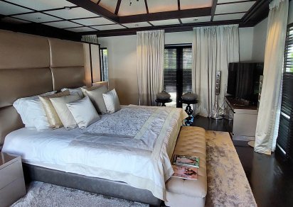 House / Villa - 5 Bedrooms - N.S m²