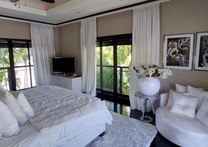 House / Villa - 5 Bedrooms - N.S m²