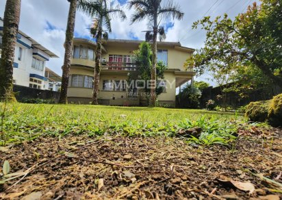 House / Villa - 6 Bedrooms - 316 m²