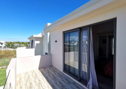 House / Villa - 6 Bedrooms - 330 m²