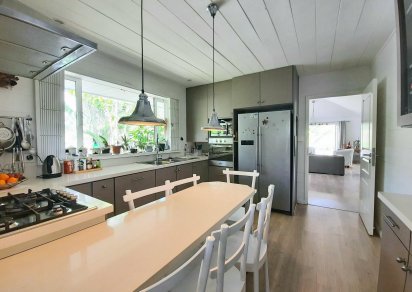 House / Villa - 6 Bedrooms - 338 m²