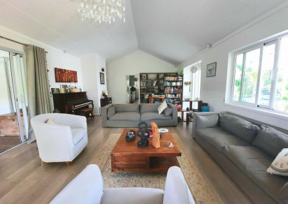 House / Villa - 6 Bedrooms - 338 m²