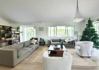 House / Villa - 6 Bedrooms - 338 m²