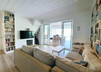 House / Villa - 6 Bedrooms - 338 m²