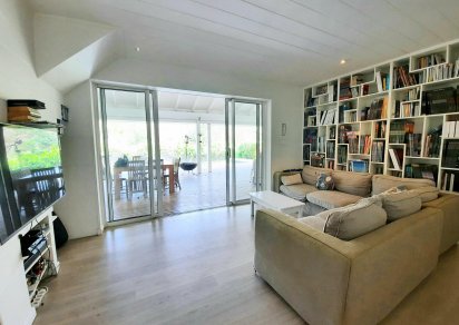 House / Villa - 6 Bedrooms - 338 m²