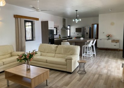 House / Villa - 6 Bedrooms - 360 m²