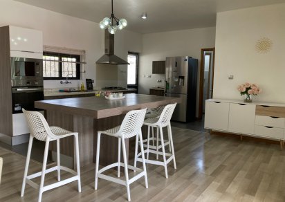 House / Villa - 6 Bedrooms - 360 m²