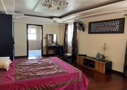 House / Villa - 6 Bedrooms - 966 m²