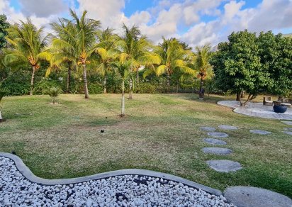 House / Villa - 8 Bedrooms - 413 m²
