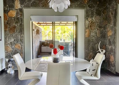 House / Villa - 8 Bedrooms - 413 m²
