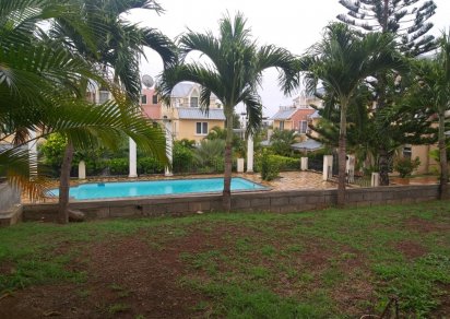 Maison/Villa - 3 chambres - 1200 p²