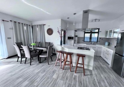 Maison/Villa - 3 chambres - 156 m²