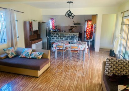 Maison/Villa - 3 chambres - 180 m²