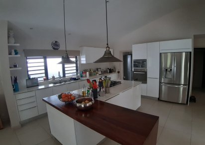 Maison/Villa - 3 chambres - 200 m²